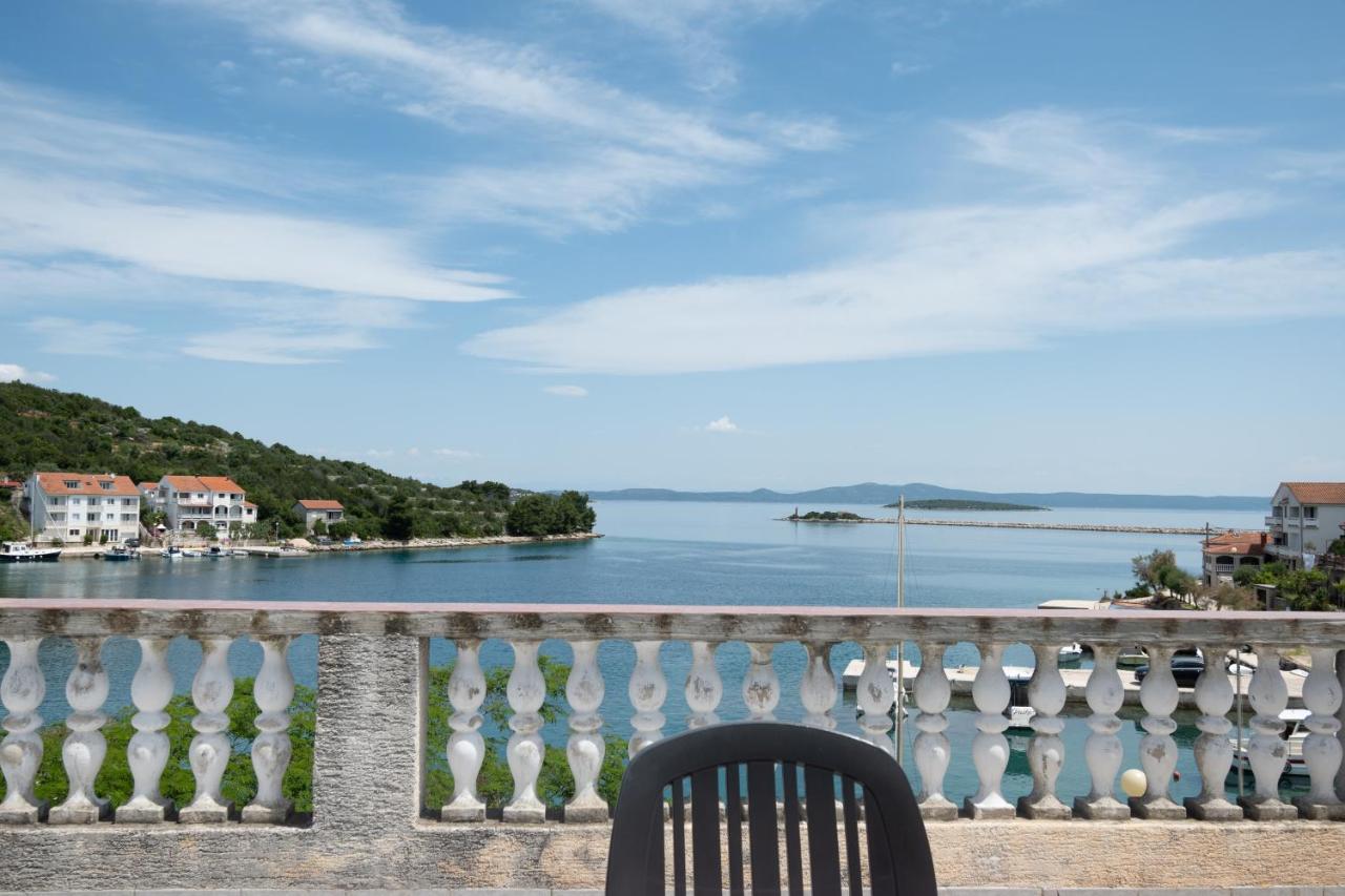 Apartments By The Sea Zaglav, Dugi Otok - 17788 Сали Экстерьер фото